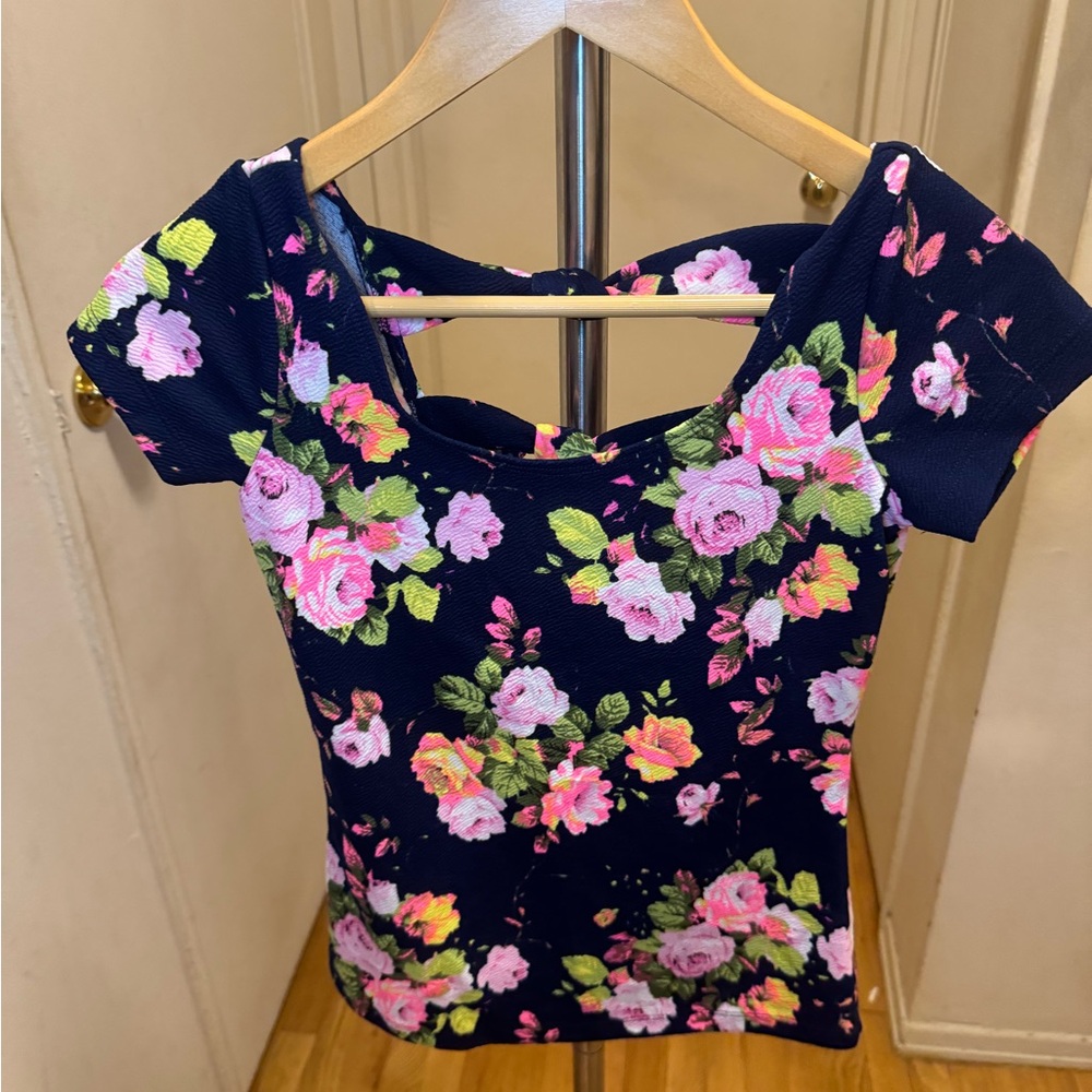 EUC Silvergate navy blue with neon floral and bow back top. Size small.
